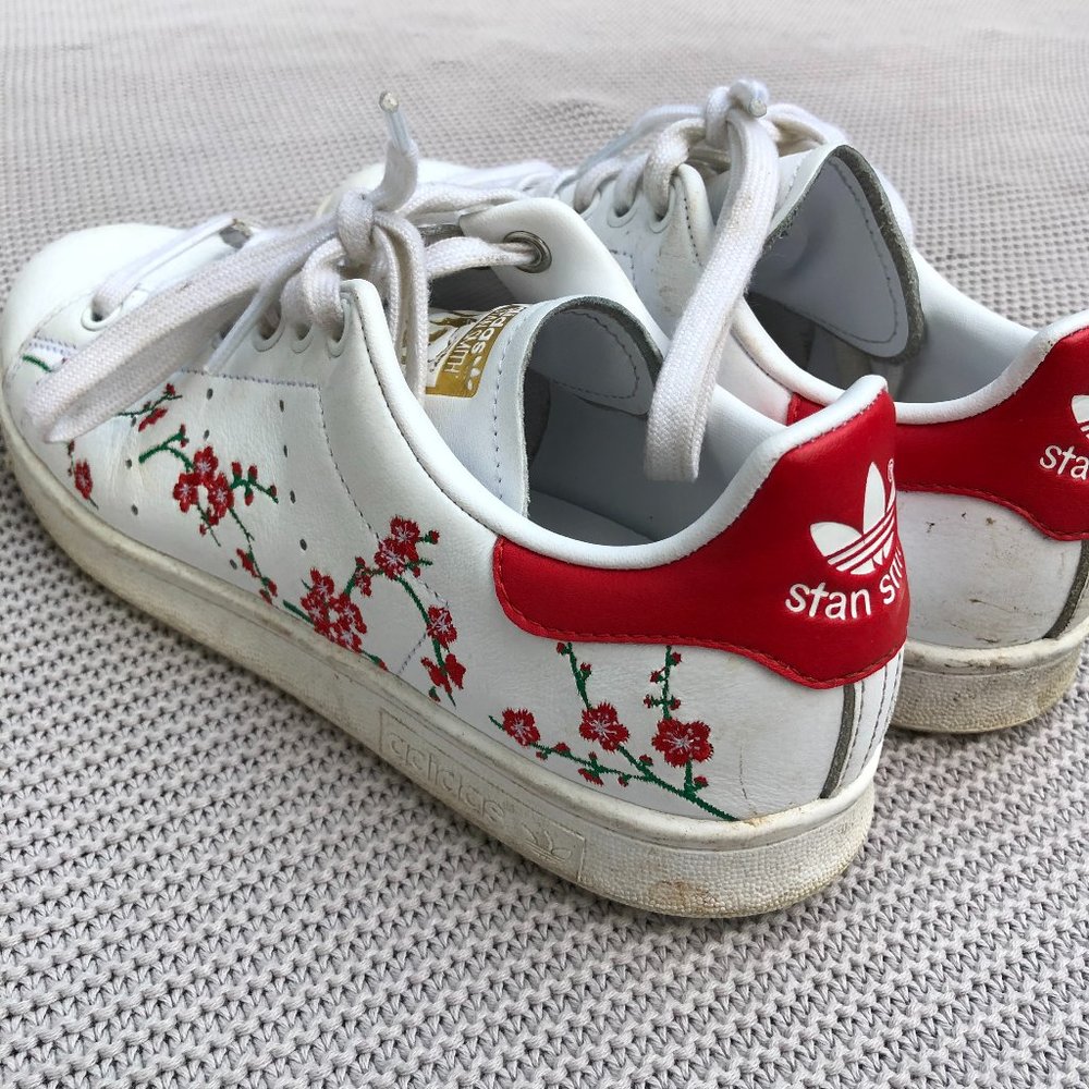 LIMITED adidas Stan Smith! Flower Child? Heck yes!